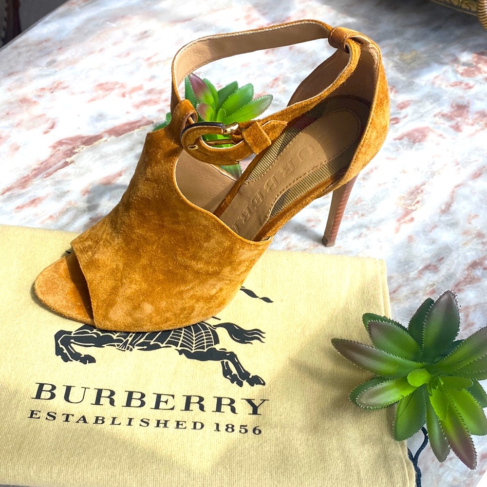 BURBERRY 🍁High Heel Authentic Sandals Suede